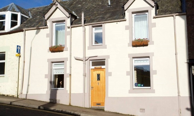 Crieff Cottage | Sit back, relax and enjoy your stay at Avonlea.