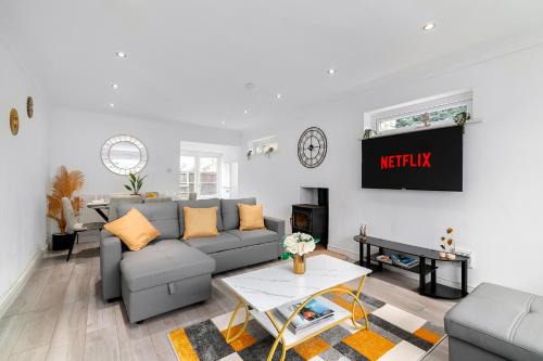 Sittingbourne Apartment | Sittingbourne Lodge, free car park - 4 Cars