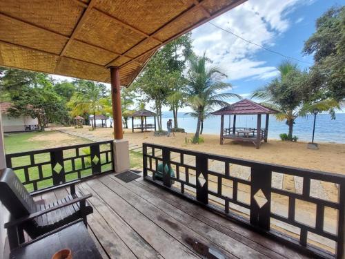 Toinasa Hotel | Siuri Cottages & Restaurant