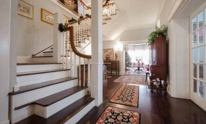 Roselawn Finance Bed & Breakfast | Six Acres Bed & Breakfast