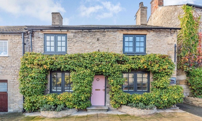 Stow-on-the-Wold Cottage | Six bed Cotswold Holiday Home - Cross Keys Cottage