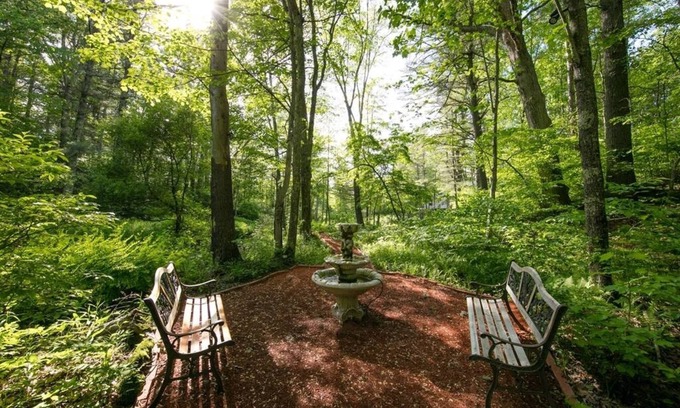 Somersworth House | Six-Bedroom Family Retreat