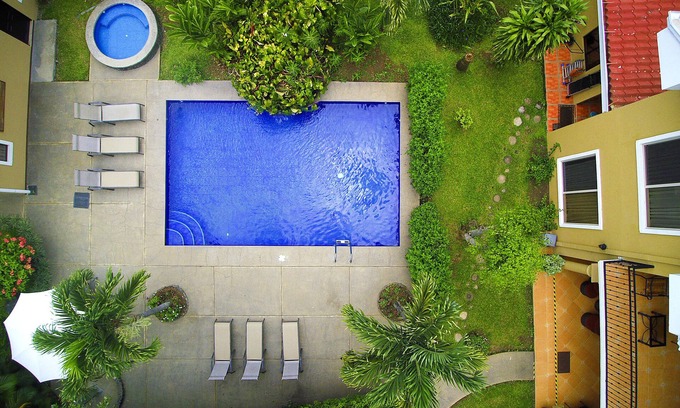 El Coyol Hotel | SJO Airport - Family Oasis