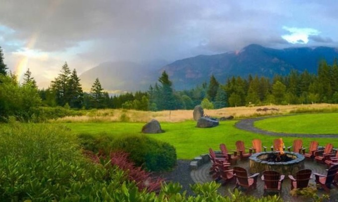 Stevenson House | Skamania Lodge! Onsite Pool, FREE Parking, Hot Tub, Golf, Spa