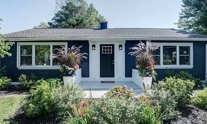 Skaneateles House | Skaneateles house close to village