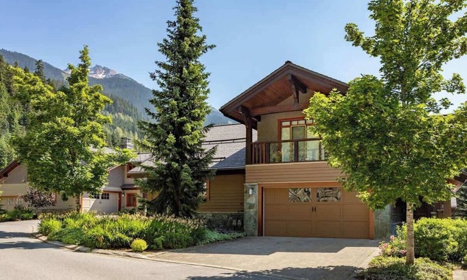 Nordic Estates House | Ski Access Townhouse w/Hot Tub & Incredible Views