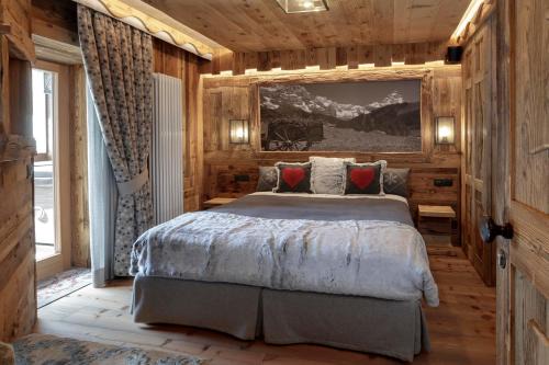 Cervinia Apartment | Ski Apartment Francois Hot Tub & Central Location with hotel services