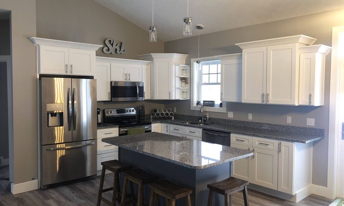 Thompsonville House | Ski Bunnies Crystal Mountain Chalet, Sleeps 15