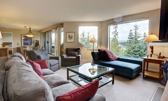 Upper Village Condo | Ski in/Out 2 Bed/2bath w Pool/HotTub & Great Light