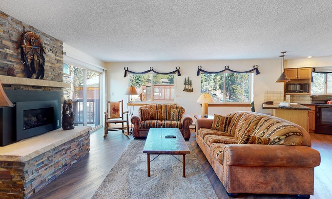 Four O'Clock Condo | Ski-in/out ground-floor condo with hot tubs, fireplace, gym & views