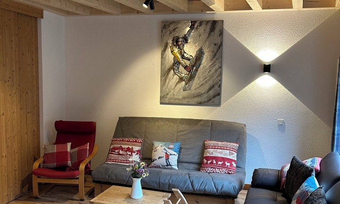 La Perriere Apartment | Ski In & Out Large Duplex South Facing Apartment with Sauna & Free Fibre WiFi