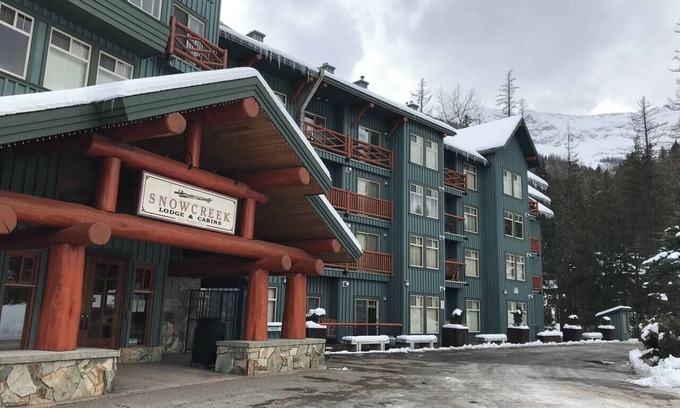 East Kootenay Condo | Ski In/Out. Mountain Side. Dog Friendly