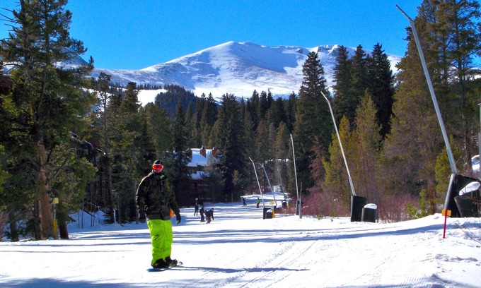 Four O'Clock Condo | Ski In/Out, Outside Frnt Door- No Halls! Private Deck, New Kitchen