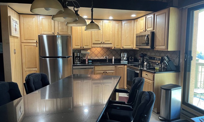 Steamboat Springs Condo | Ski-in/Out~Top Floor~Club 'B'~Awesome Views