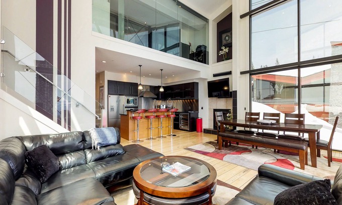 The Edge House | Ski-in/ski-out chalet with WiFi, private hot tub, & mountain views