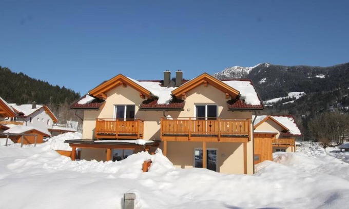 Kotschach-Mauthen House | Ski-in ski-out chalet with garden near skislopes