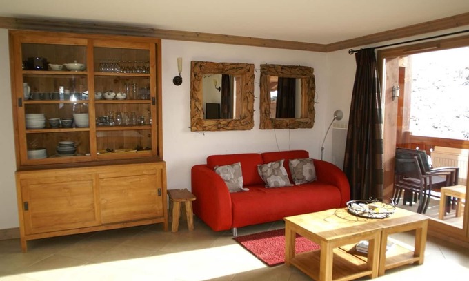 Prapoutel Apartment | Ski-in/ski-out & foot of the slopes, terrace, balcony, parking, ski locker, 60m², Les 7 Laux