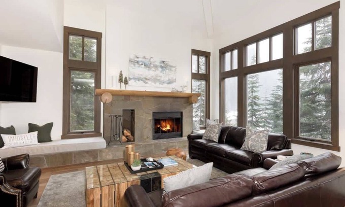 Nordic Estates House | Ski-in-Ski-Out Home, Private Hot Tub, Garage, View