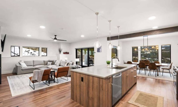 Powder Ridge House | Ski-in/Ski-Out Slopeside Luxury Condo in Big Sky
