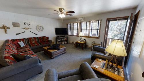 Red River Apartment | Ski View 06 - Ski View 04 Columbine - On Main Street - WiFi - Cable - Fireplace - Trailer Parking In Back - Patio with Gas Gril