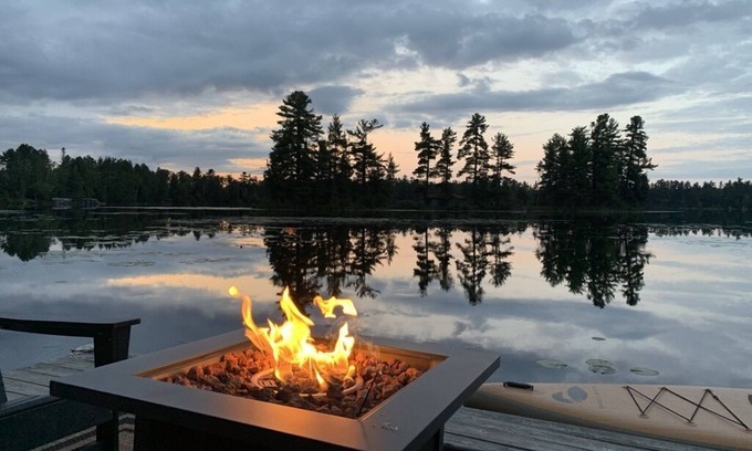Duluth House | Skogvei Geodesic Dome with Nordic SAUNA, Boathouse & Private Lake access