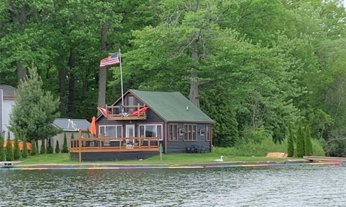 White Lake Cabin | Skull Island - Blackbeard's Hideaway