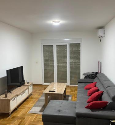 Podmaine Apartment | SKY Apartment