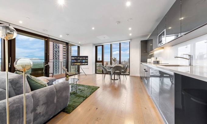 Elephant and Castle Apartment | Sky High Luxury 2 Bed Flat with Jaw Dropping Views