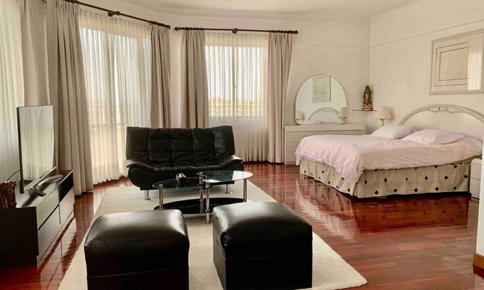 Cochabamba Condo | Sky Oasis I Plaza Quintanilla I Parking I Sleeps 8