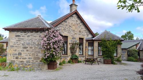 Kingussie House | Skye Cottage, Meadowside House, near Kingussie