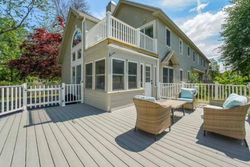 Saratoga Springs House | Skylight Suites by Saratoga Stays