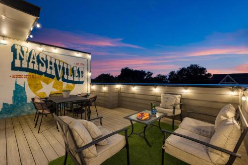 McFerrin Park House | Skyline Soundhouse by AvantStay Rooftop Deck Game Room near East Nashville Broadway