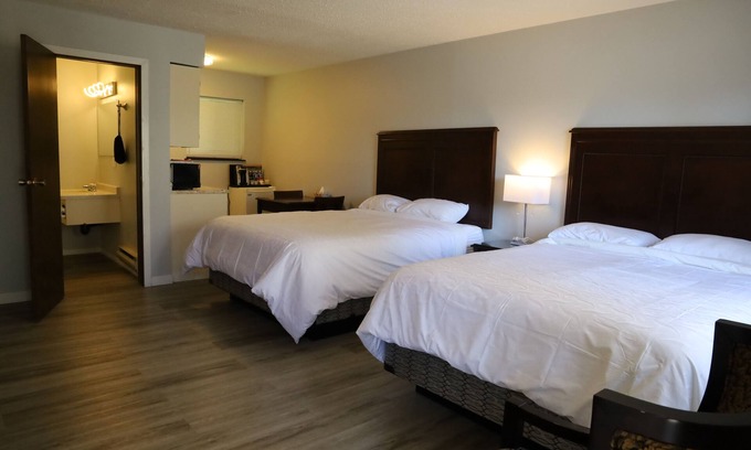 Regional District of Nanaimo Hotel | Skylite Motel