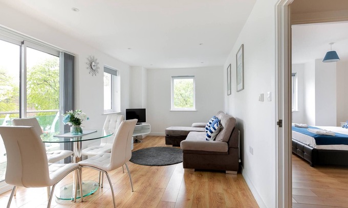 Grange Apartment | Skyvillion - Tower Point Enfield 1bed W balcony