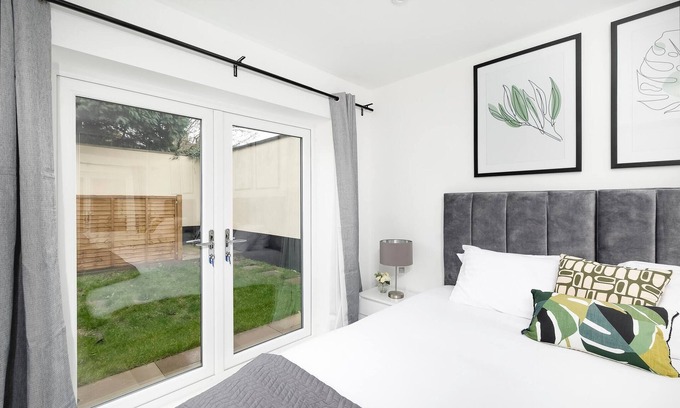 Enfield Apartment | Skyvillion -vineyard Court- Enfield 1-bed Wgarden