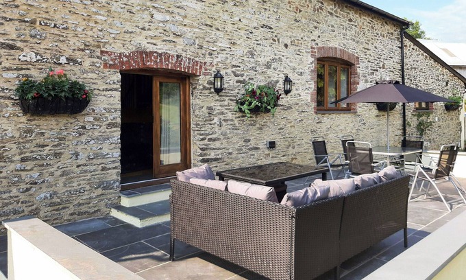 Brayford Cottage | Slade Barn - UK42977