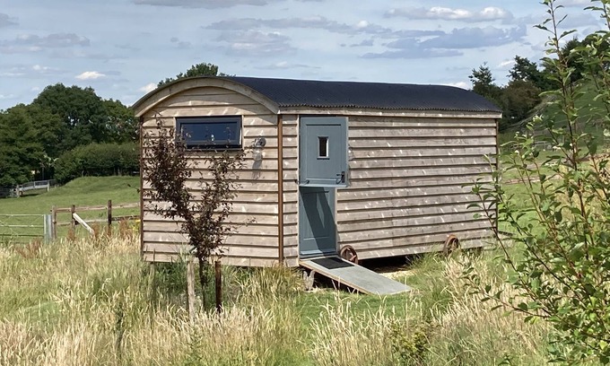 Edington Apartment | Slades farm Luxury Glamping Pod 'Poppy'