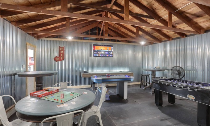 Annville House | Slammin' Gameroom, Hot Tub & Firepit 15 Mins To Hershey