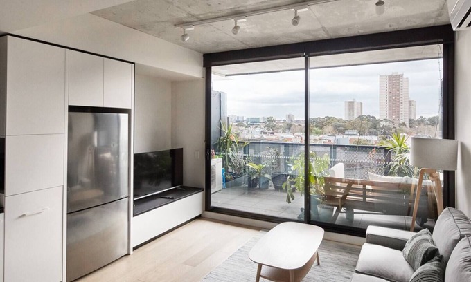 Richmond Apartment | Slate Splendour Style meets Comfort on Bridge Road