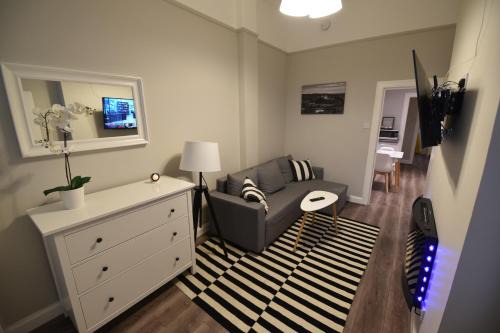 Merchiston Apartment | Slateford House Apartment Ground Floor Main Door