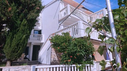 Lopar Apartment | Slavica apartments