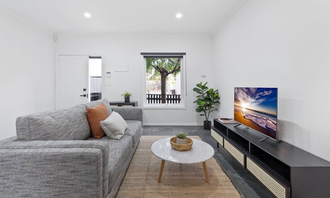 Clifton Hill House | Sleek 2-Bed Terrace near Local Parks