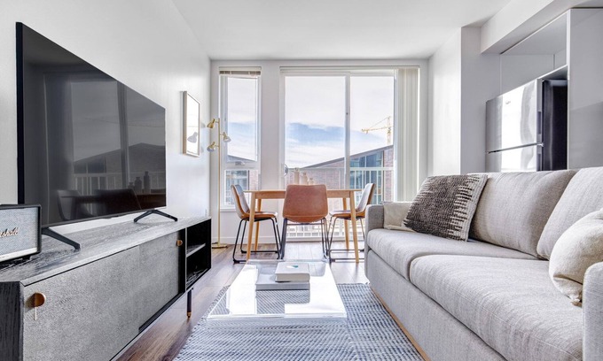 Wilburton Apartment | Sleek Bellevue 1BR w/BBQ, Gym, W/D, near Spring District, by Blueground