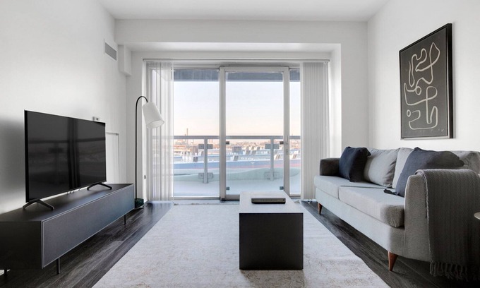 East Cambridge Apartment | Sleek East Cambridge 1BR w/Gym & W/D, near Lechmere Stn, by Blueground