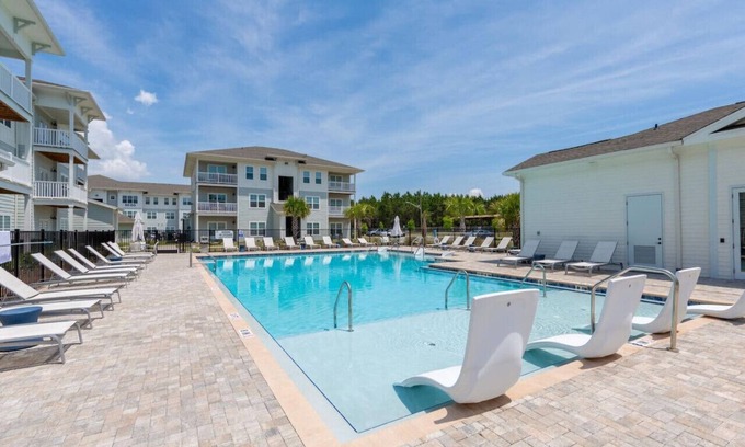 Orange Park Apartment | Sleek Escape: Modern 3 BR Jacksonville Condo