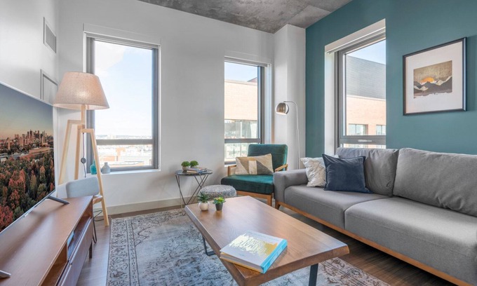 MIT Apartment | Sleek Kendall Sq 2BR, Gym, Doorman, walk to MIT by Blueground