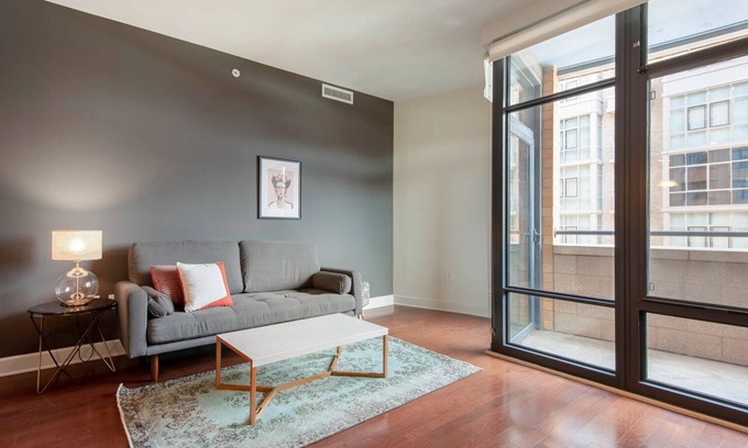 Mount Vernon Triangle Apartment | Sleek Mt. Vernon 1BR w/Gym, W/D, 2 Pools, roomy rooftop, by Blueground