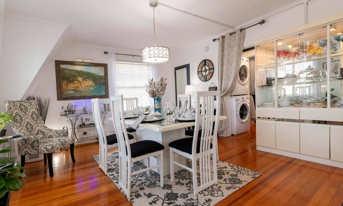 Utica Apartment | Sleep 6 Uptown Utica Spacious 2 story ensuite Apt 10 min to Adirondack Nexxus Ct