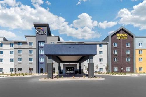 Dupont Hotel | Sleep Inn & Suites Denver International Airport