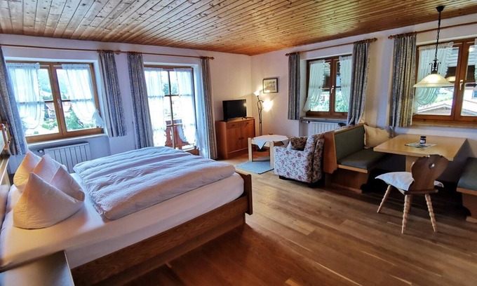 Blindau Apartment | Sleeping beauty vacation apartment with mountain view